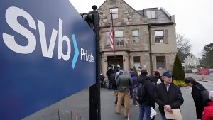 破产潮下的韧性哲学